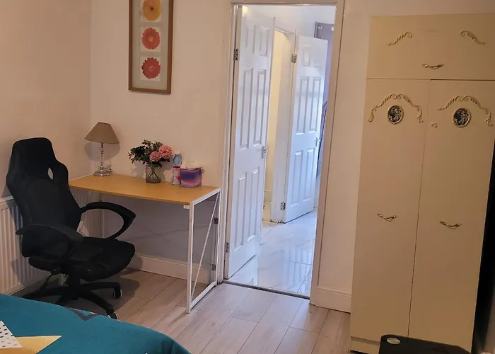 Greenwich City - 1 Bed Apartment