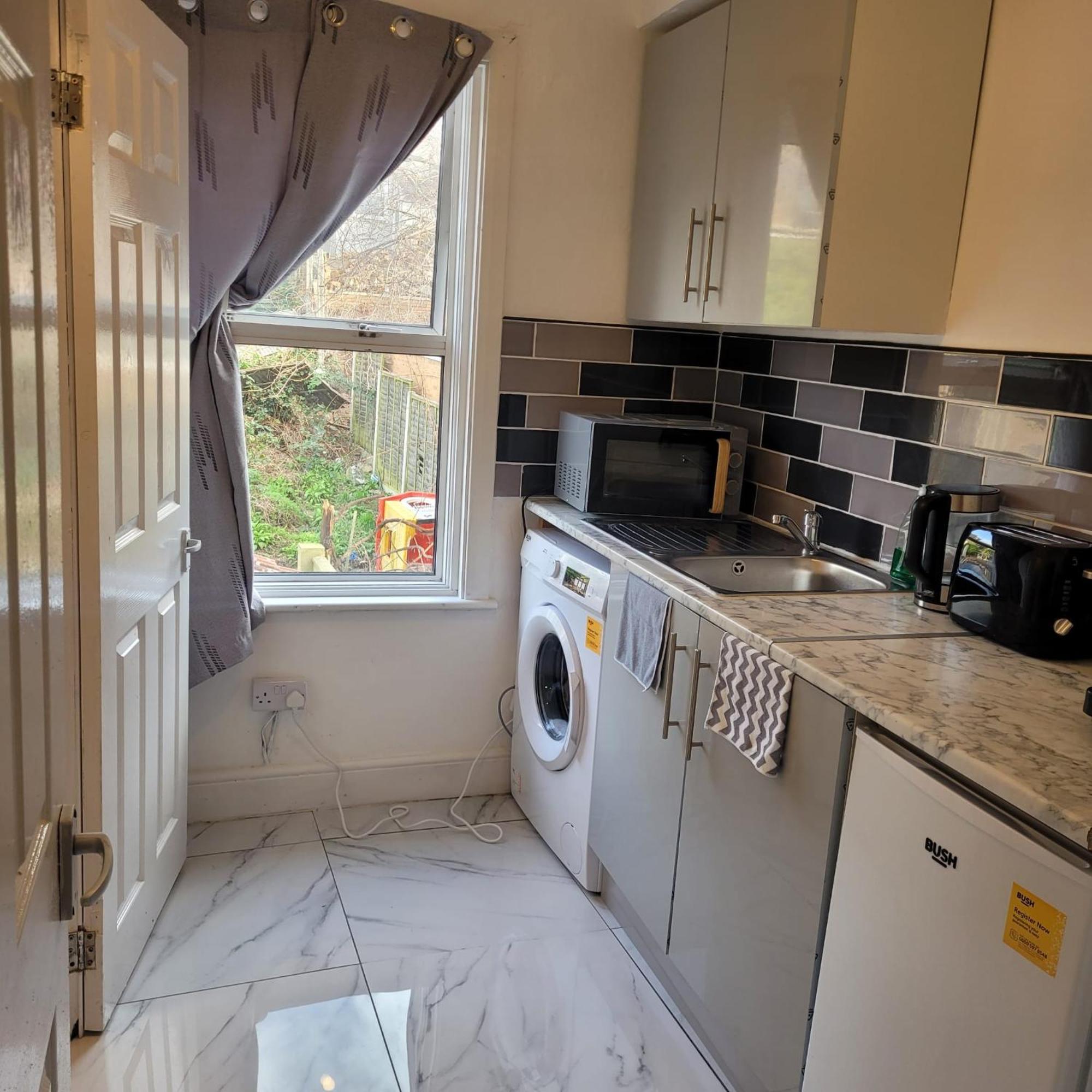 Greenwich - 1 Bed * Plumstead (Greater London)